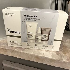 The Ordinary Acne Treatment Set - White and Gray